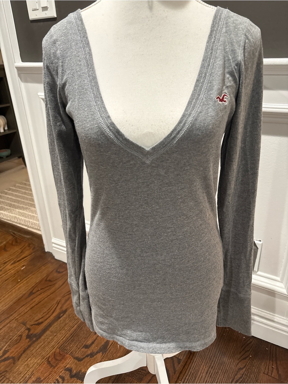 Hollister Deep V-Neck Long Sleeve Top - Gray